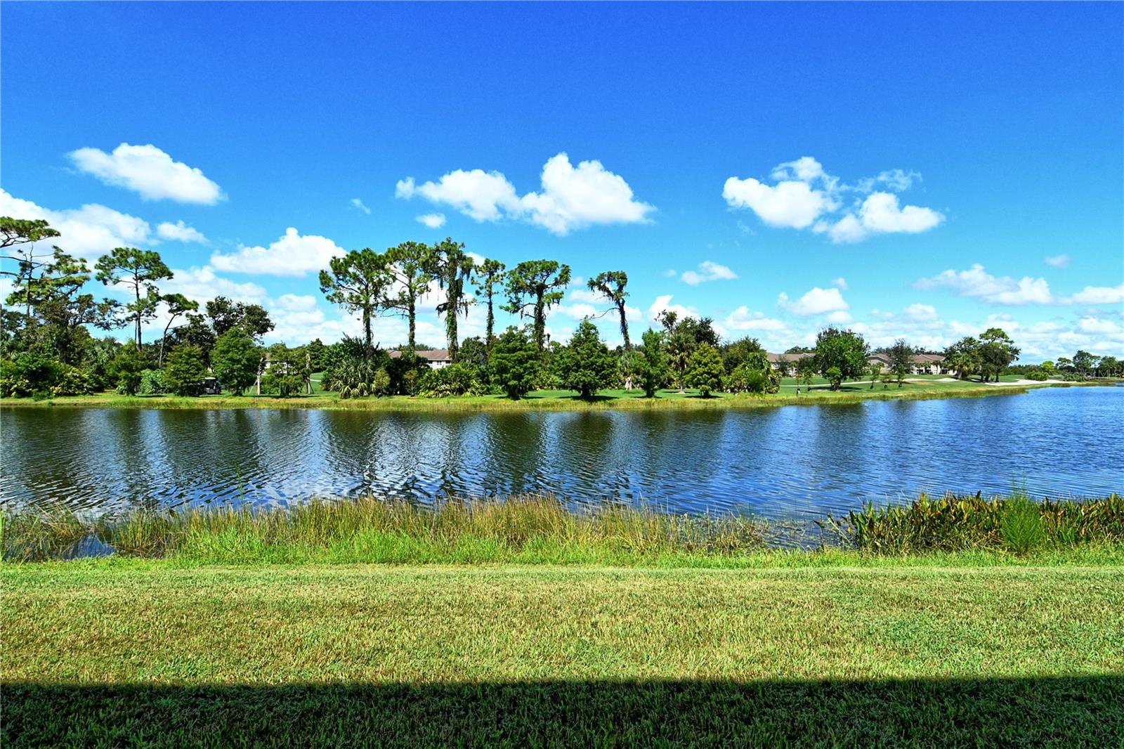 HERITAGE OAKS GOLF & COUNTRY CLUB - Residential