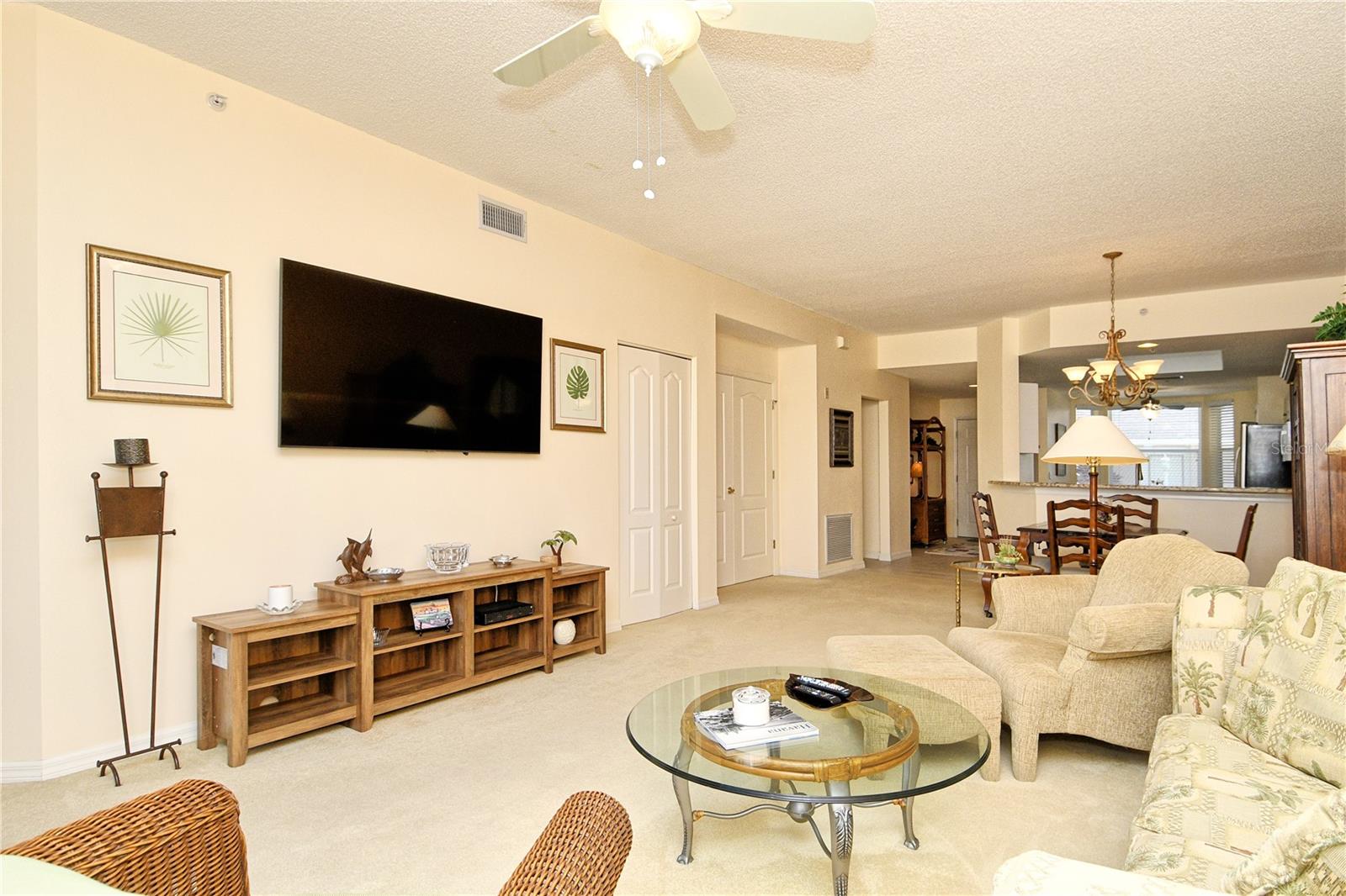 HERITAGE OAKS GOLF & COUNTRY CLUB - Residential