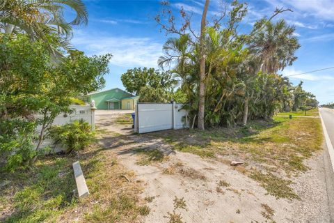 Photo of 826 W Shell Point Street, Ruskin, FL 33570 (MLS # TB8521779)