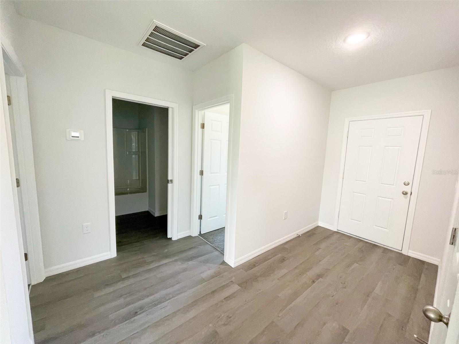2521 SUNSET DRIVE