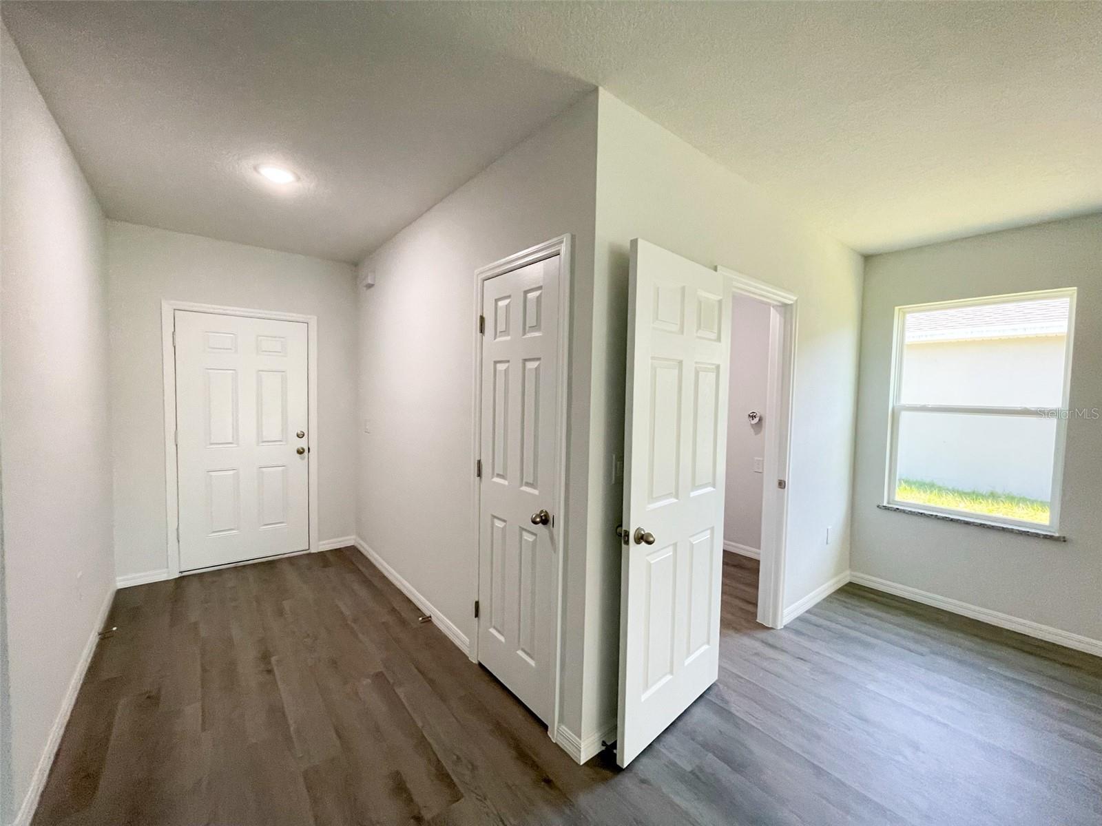 2521 SUNSET DRIVE