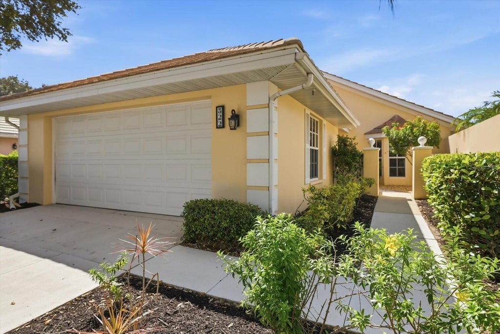 Photo of 522 Clubside Circle #10, Venice, FL 34293 (MLS # N6146275)