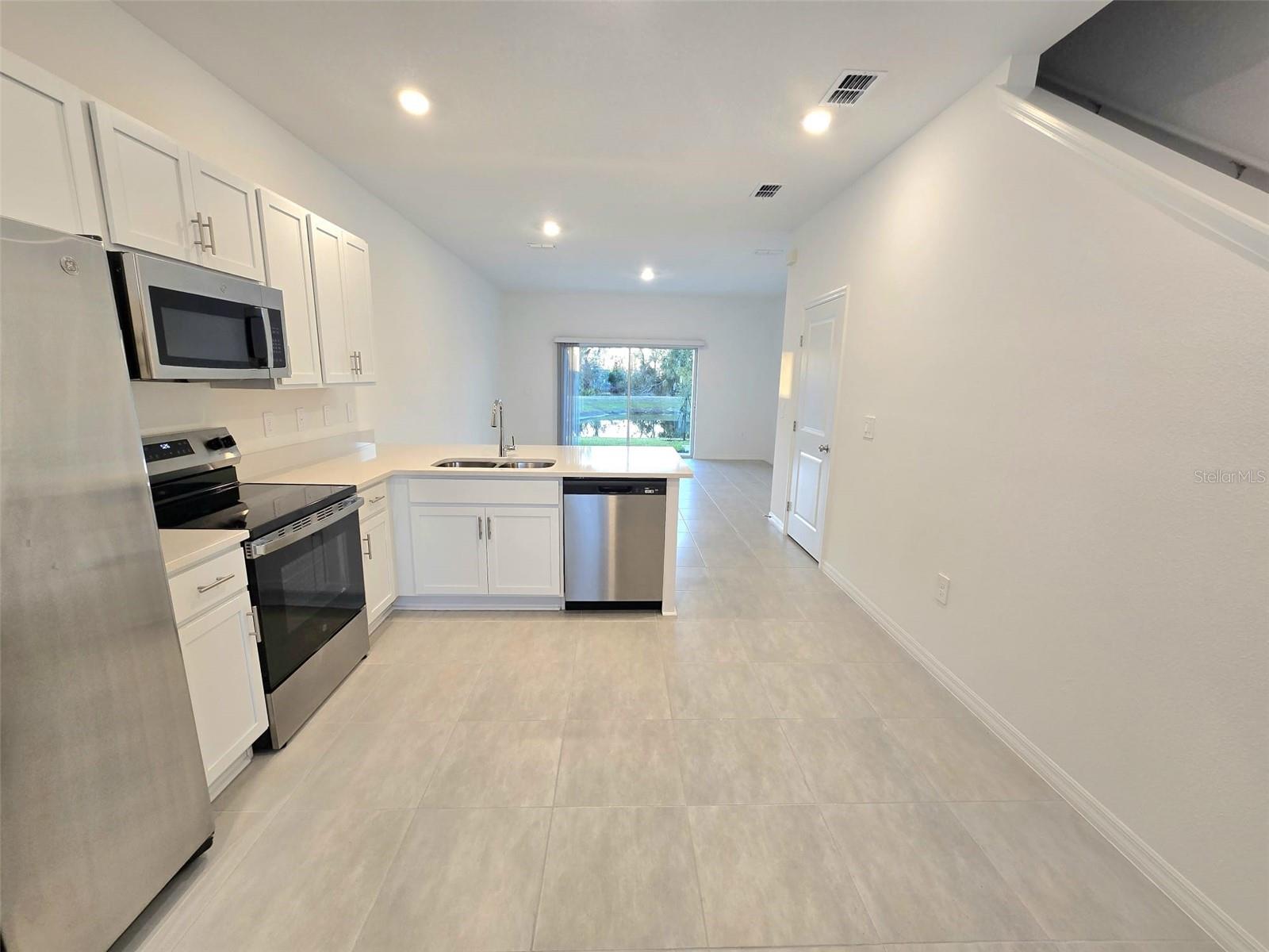 THE TOWNS AT FIRETHORN - Residential Lease