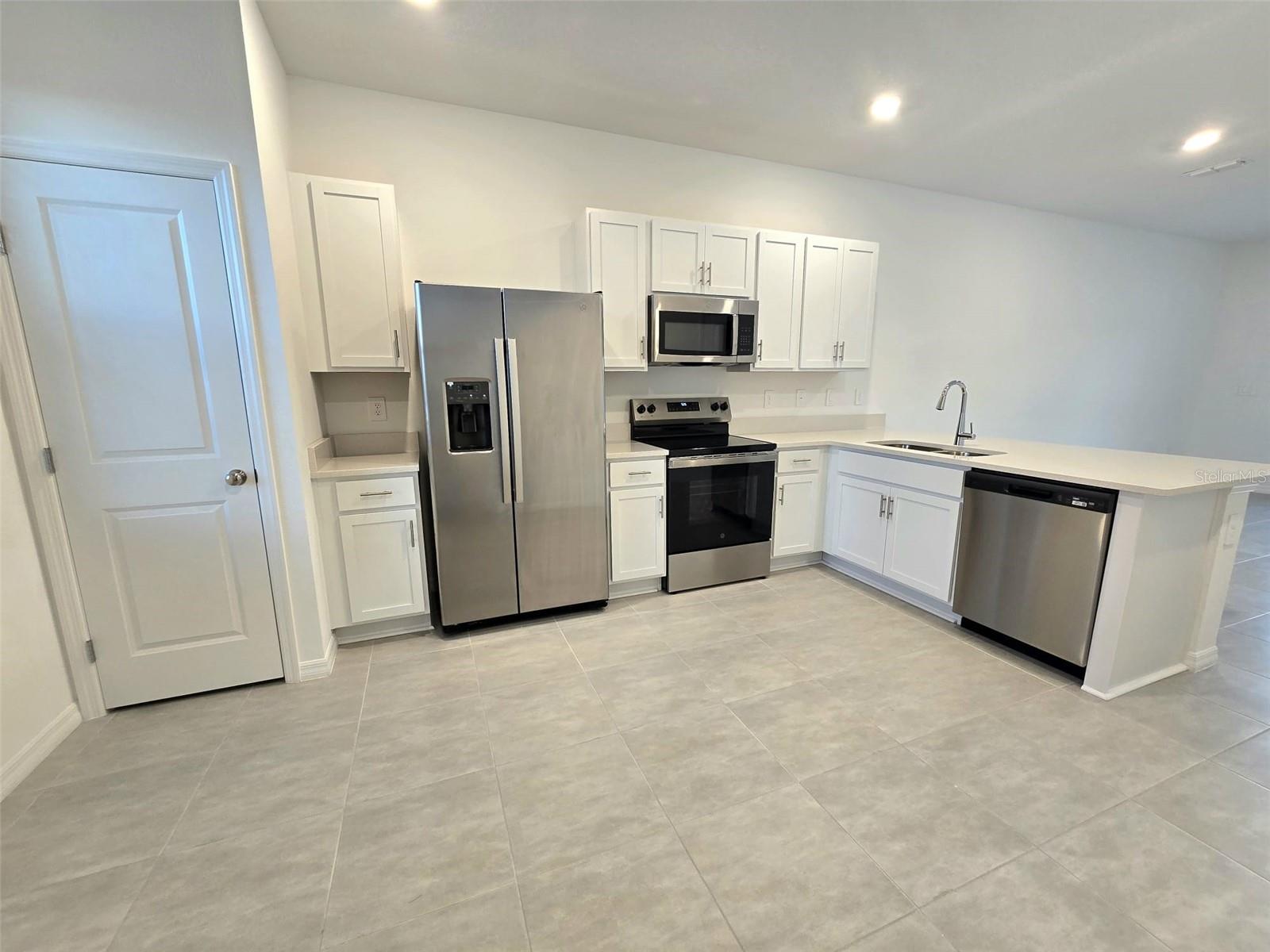 THE TOWNS AT FIRETHORN - Residential Lease