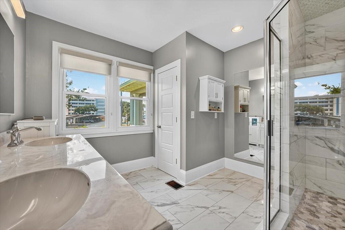 BOSTWICK PARK - Residential