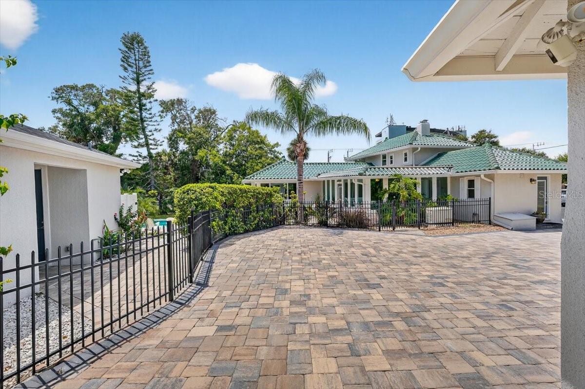 BOSTWICK PARK - Residential