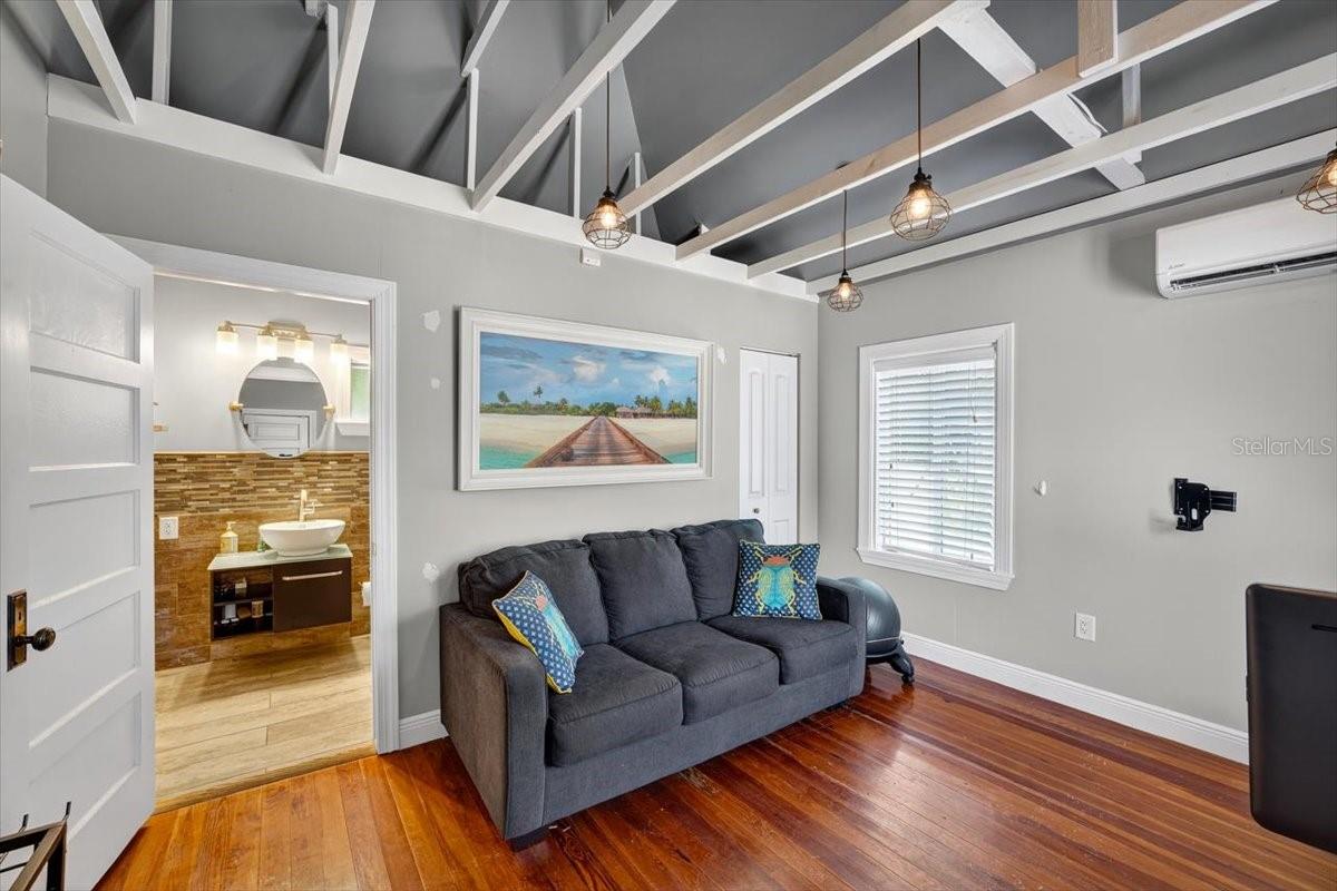 BOSTWICK PARK - Residential
