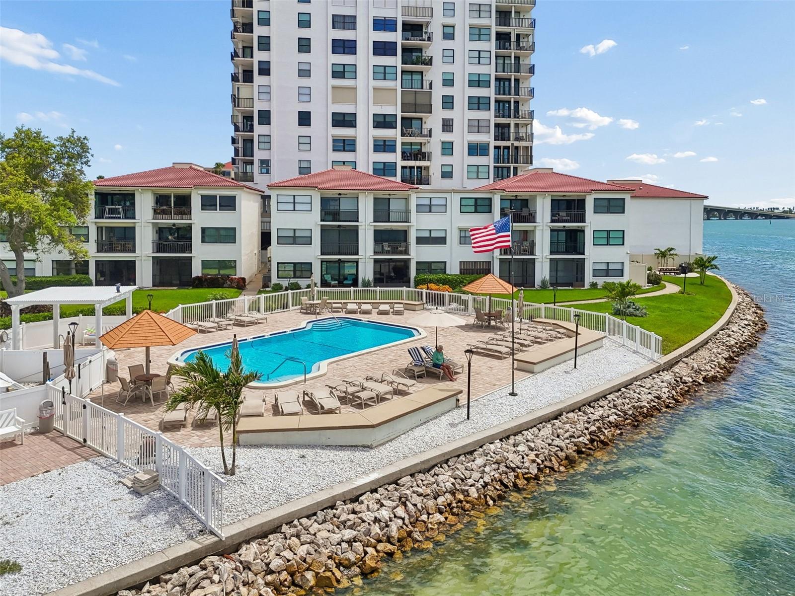 6265 SUN BOULEVARD 1004