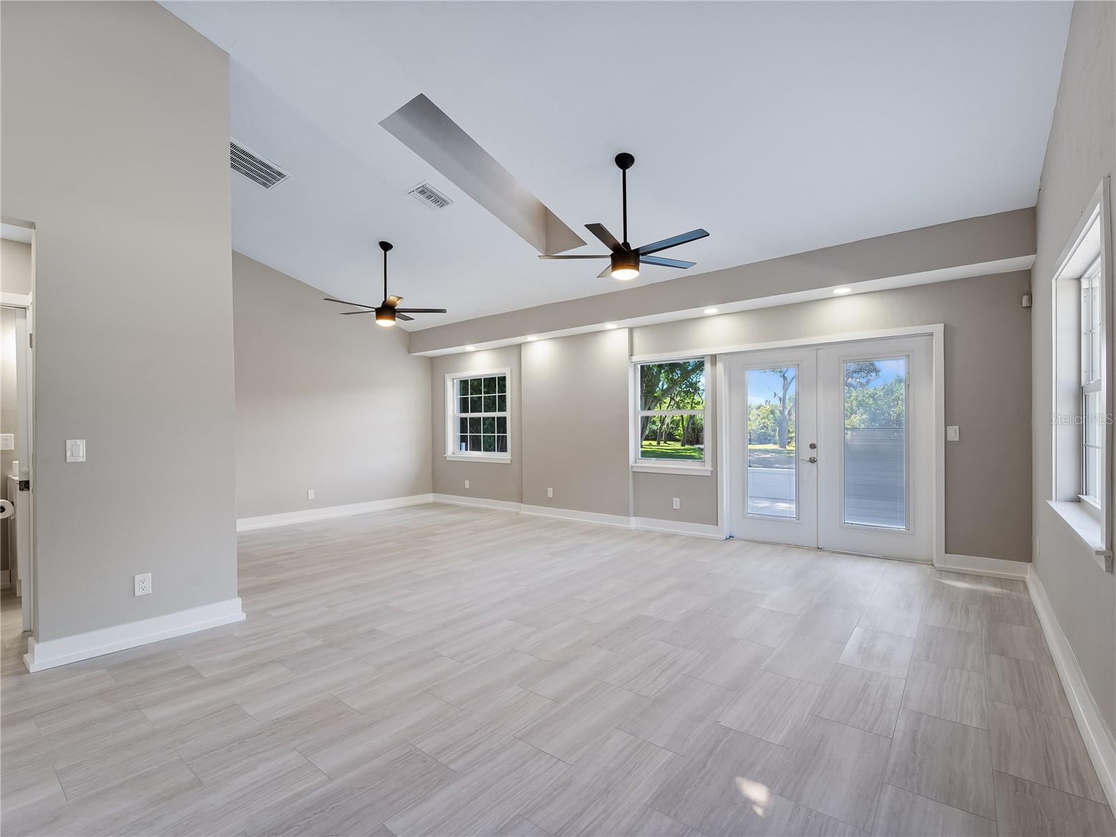 CHARLAU CHANNELS - Residential