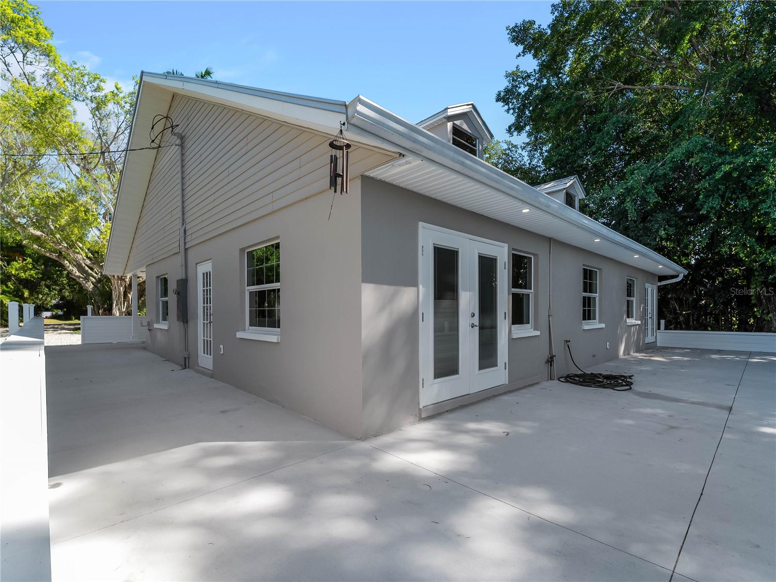 CHARLAU CHANNELS - Residential