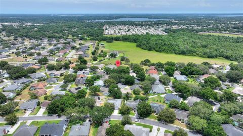 A home in LAKELAND