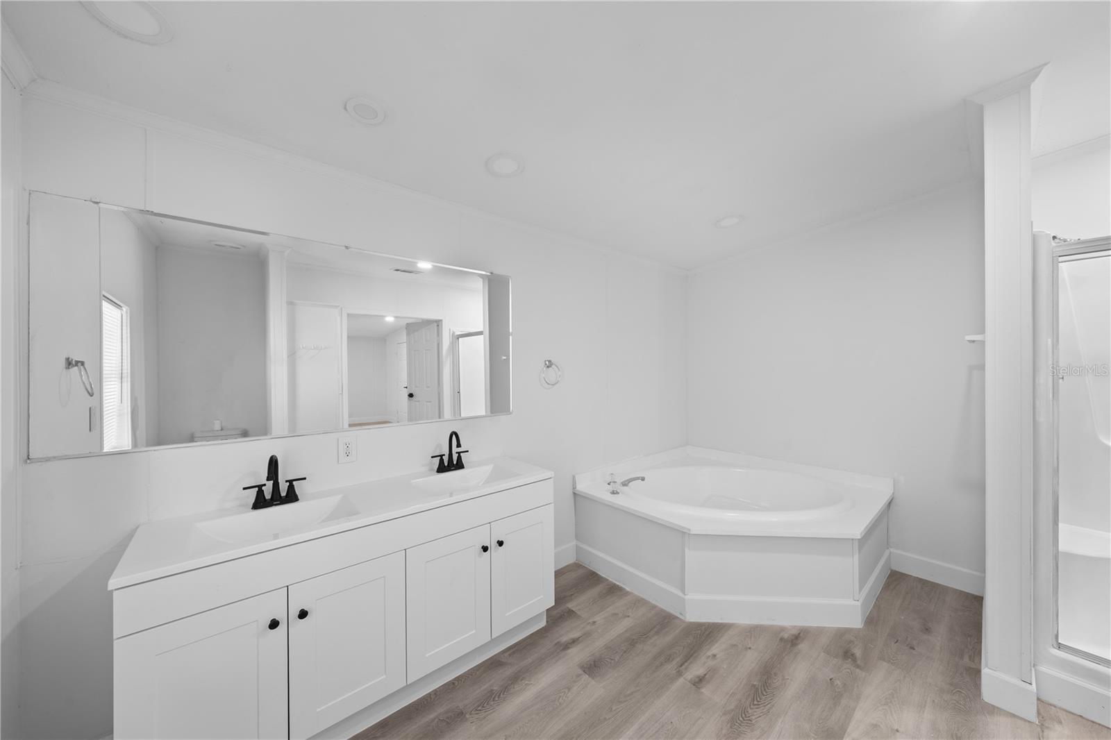 PELICAN ISLE ESTATES - Residential