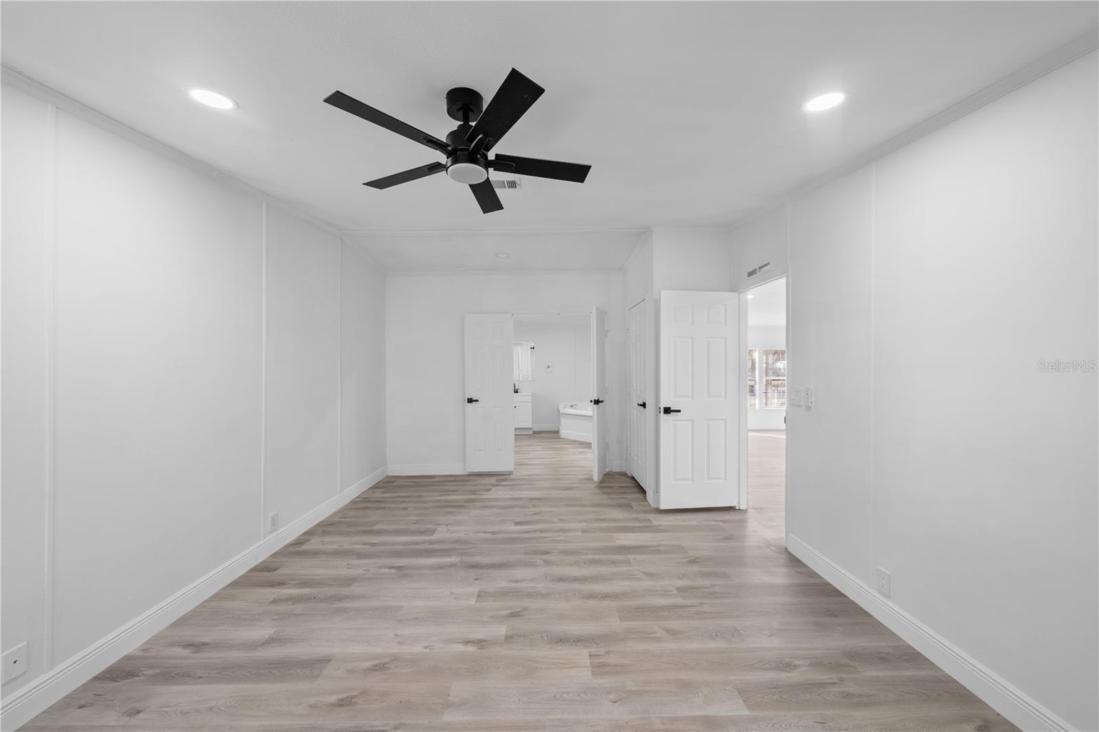 PELICAN ISLE ESTATES - Residential