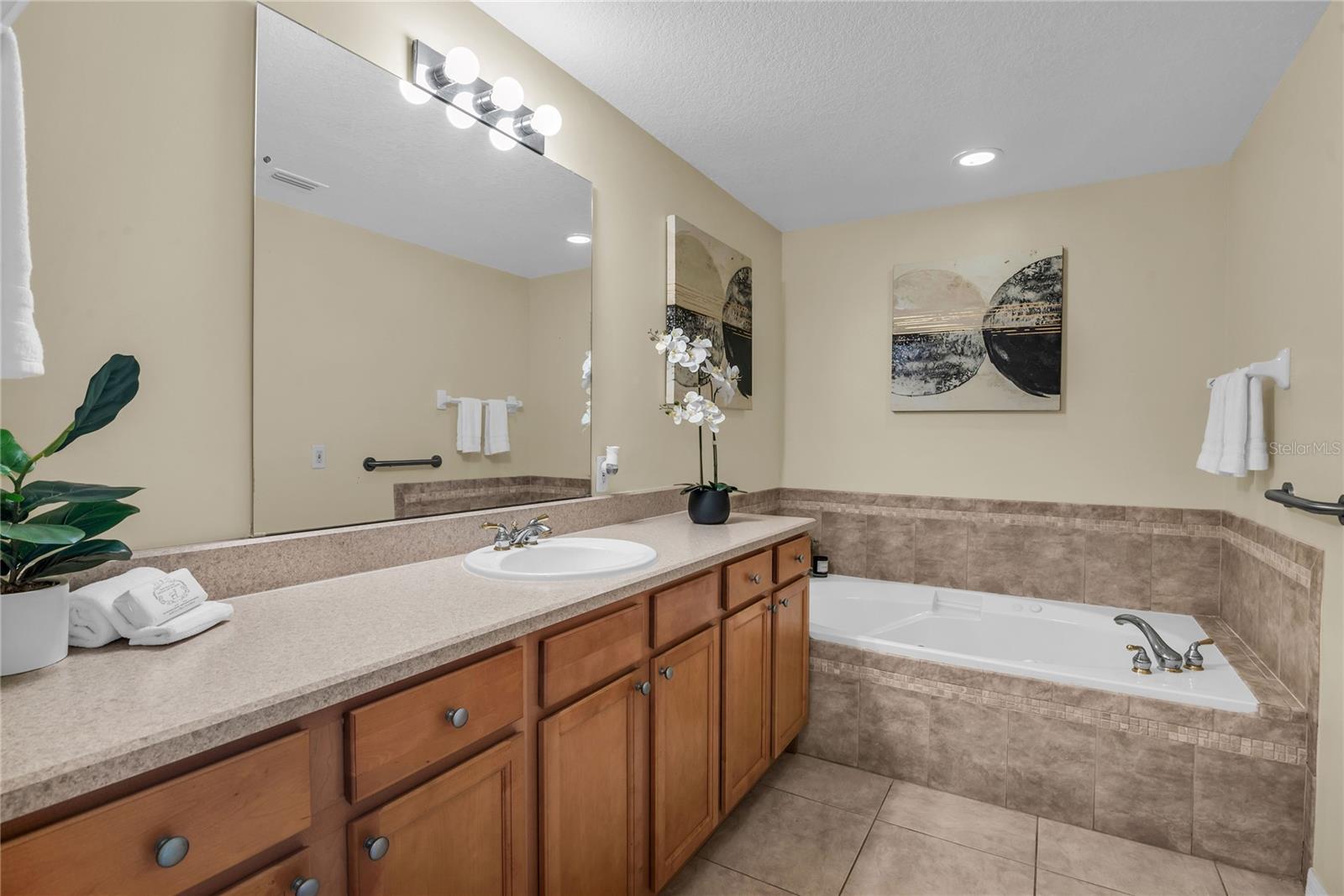 MAITLAND COVE - Residential