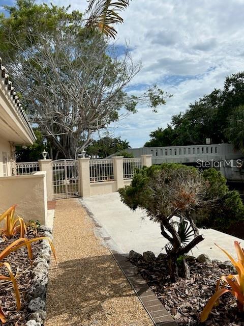 4839 PRIMROSE PATH