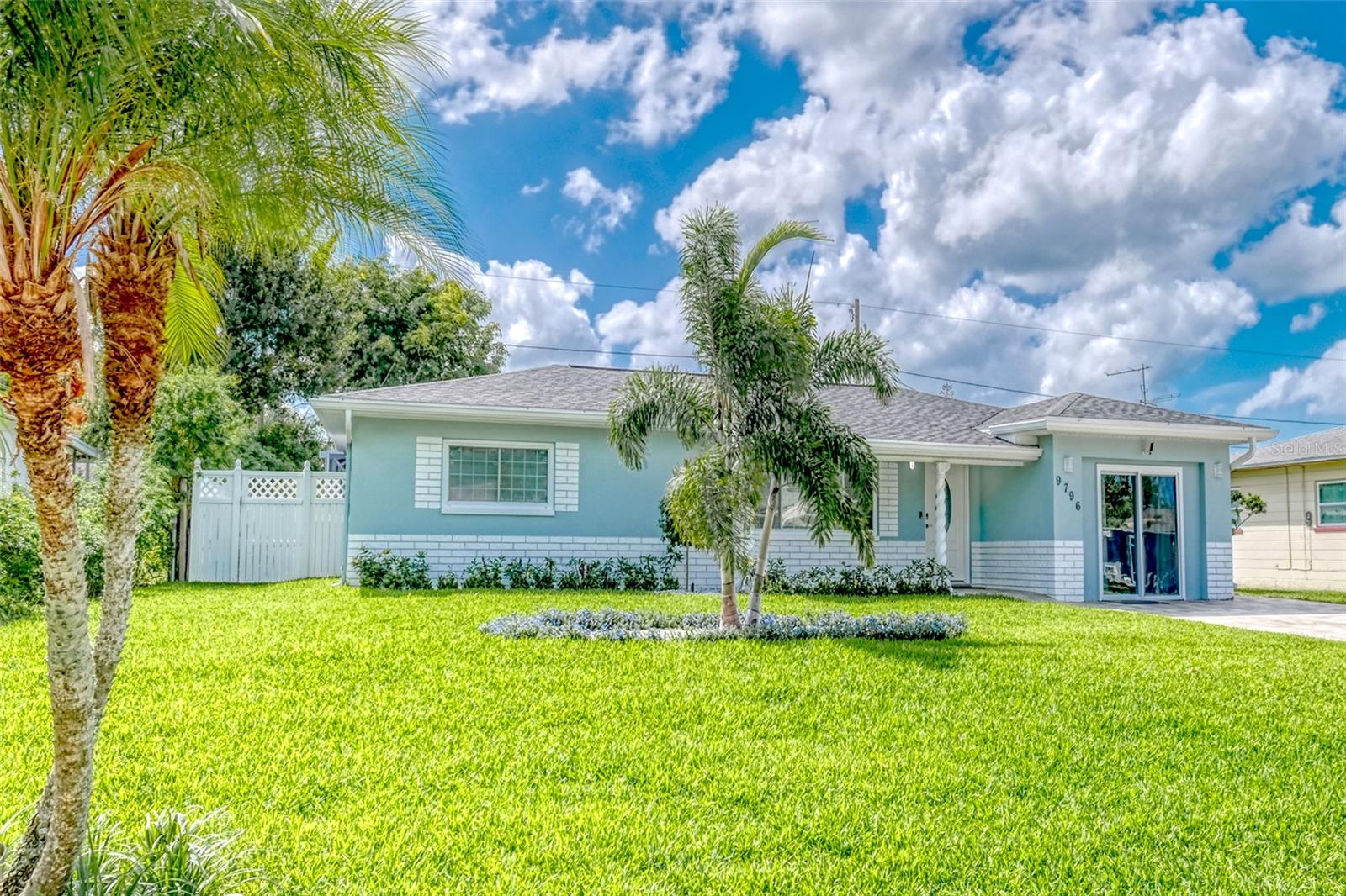 BAY PINES ESTATES - Residential Lease
