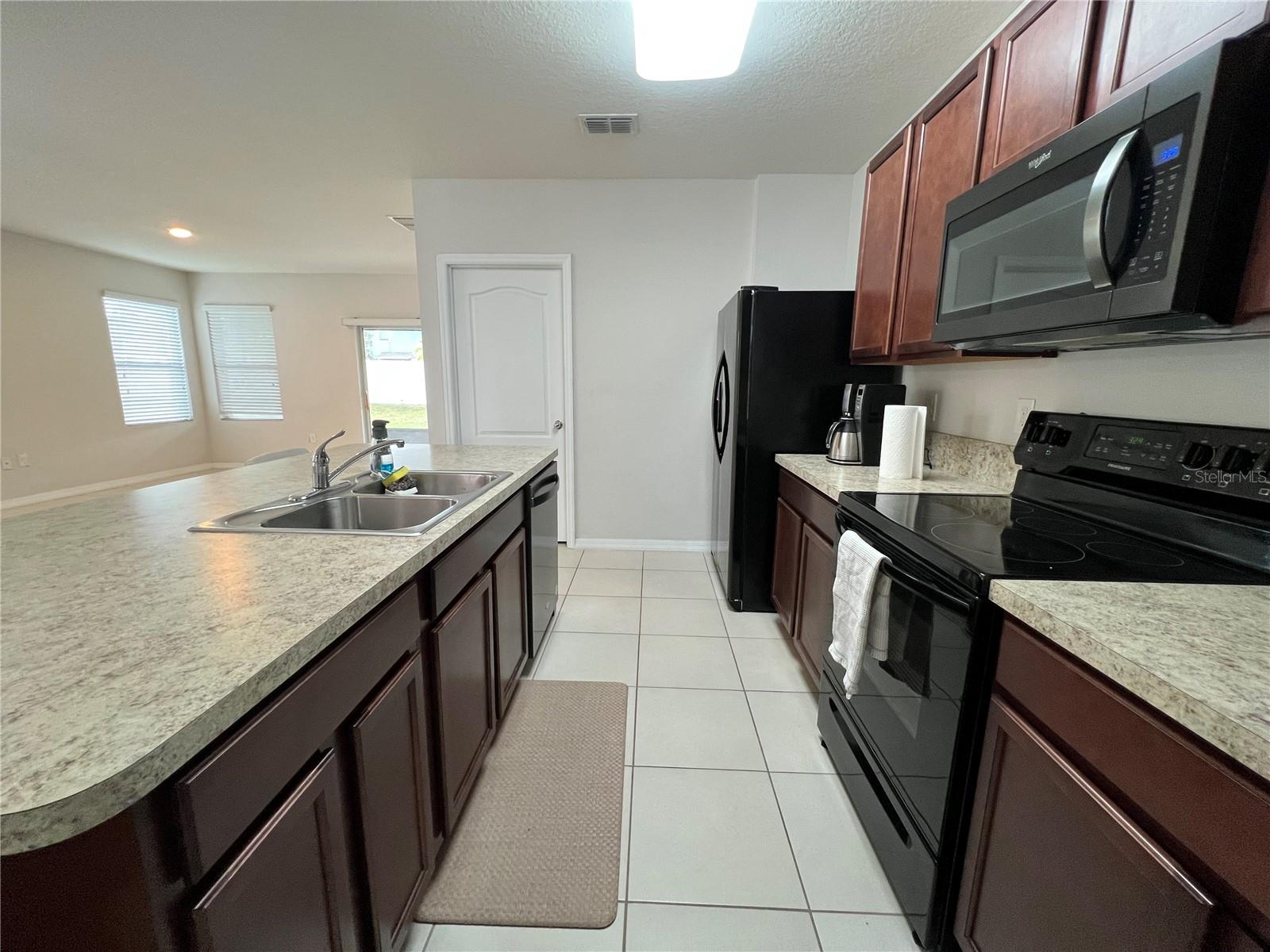 KINDRED PH 1D - Residential Lease