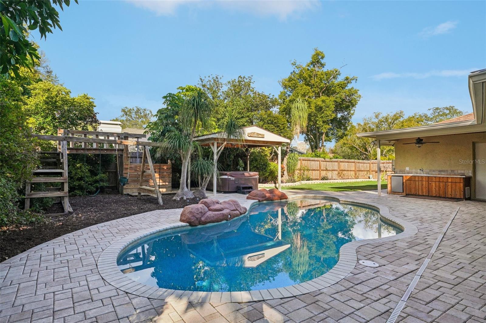 4201 MEADOW HILL DRIVE