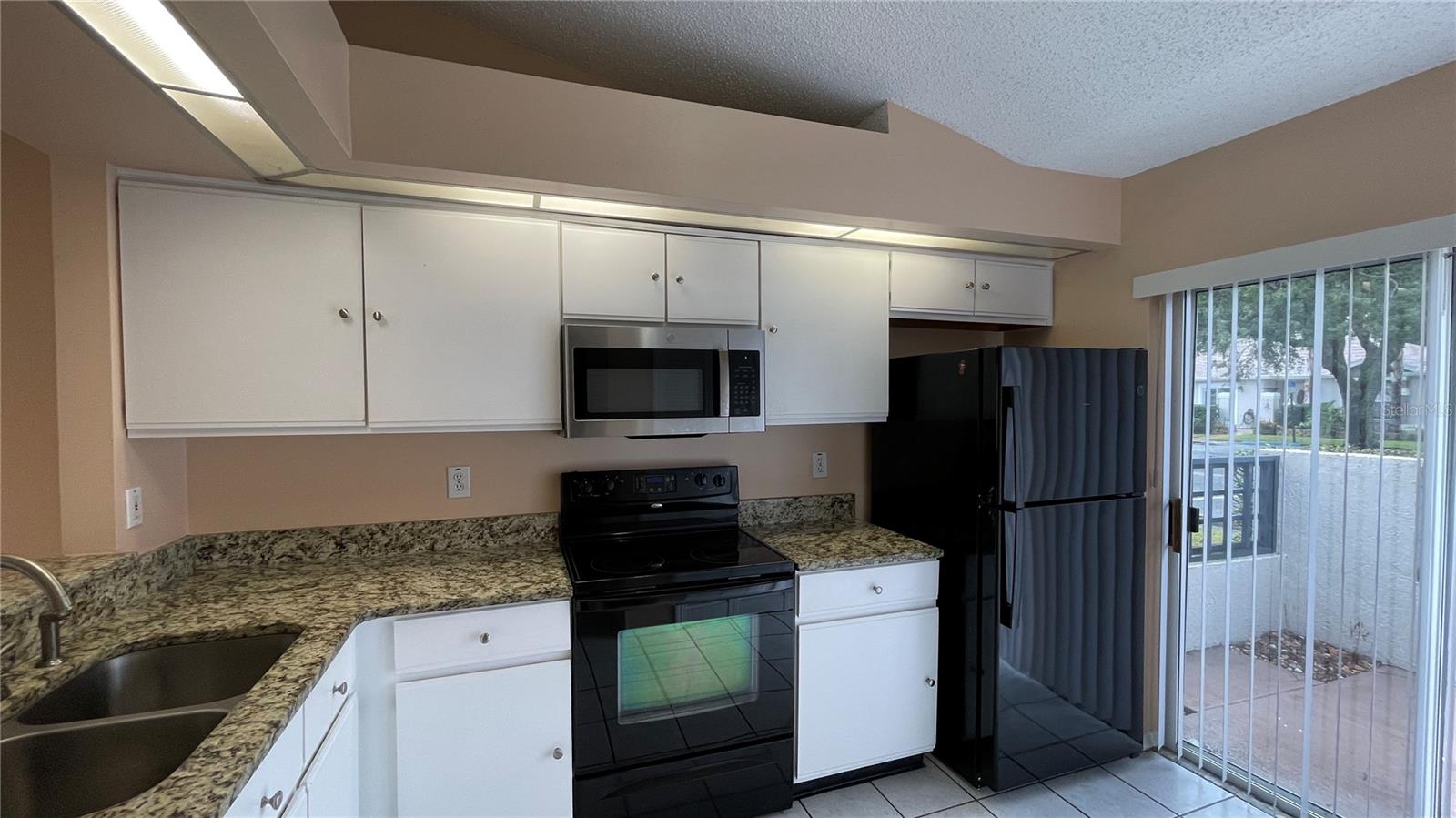 ISLAND COVE VILLAS PH 01 - Residential Lease