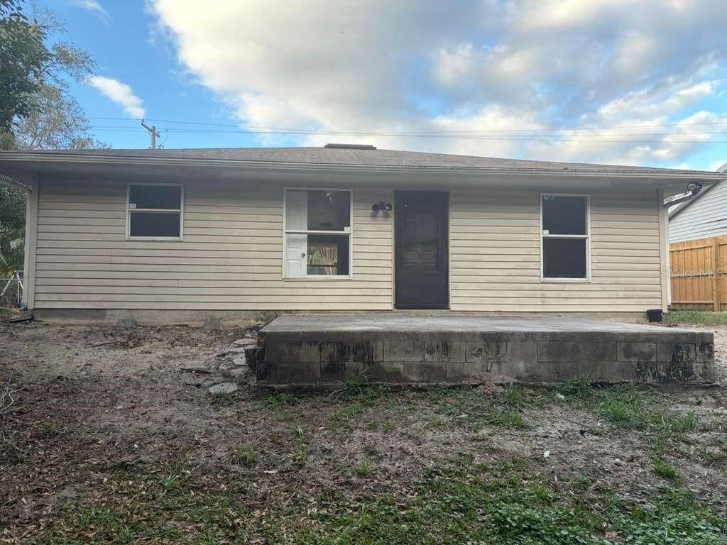 Photo of 548 E Walts Avenue, Deland, FL 32724 (MLS # O6377854)