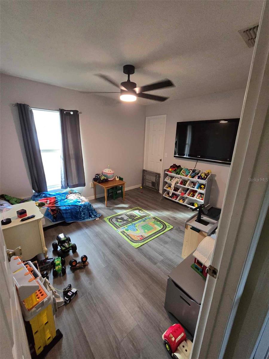 SILVER SPGS SHORES UN 20 - Residential