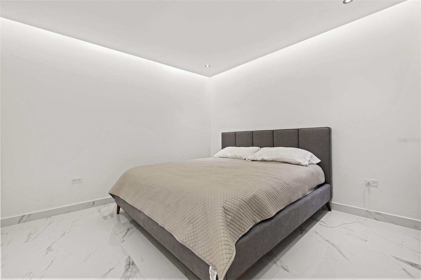 CONDOMINIO MONT BLANC - Residential Lease