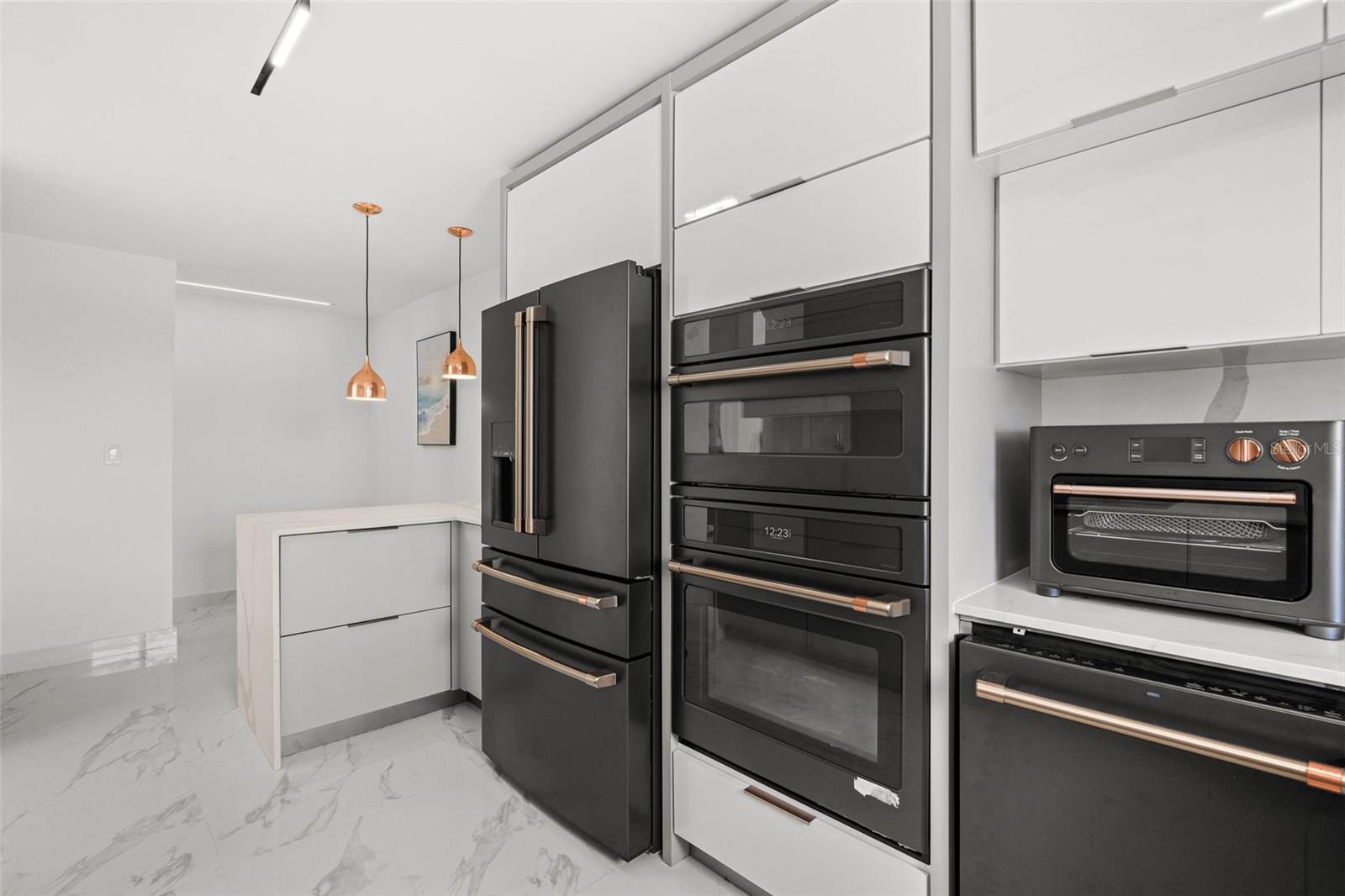CONDOMINIO MONT BLANC - Residential Lease