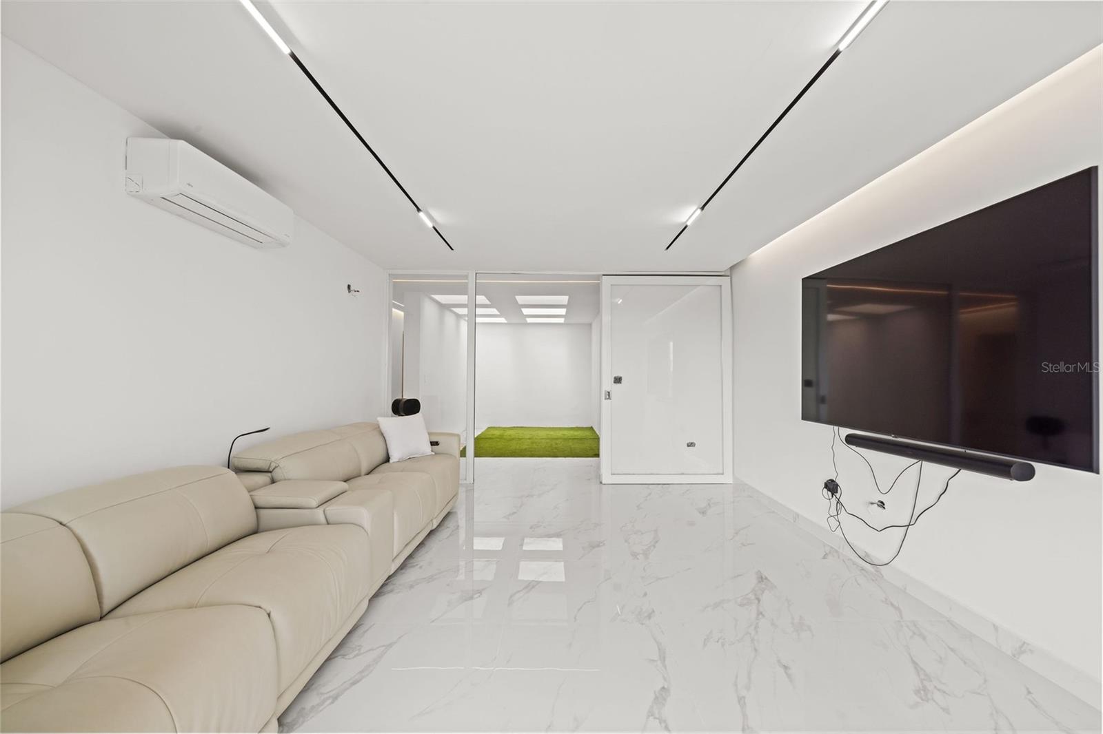 CONDOMINIO MONT BLANC - Residential Lease