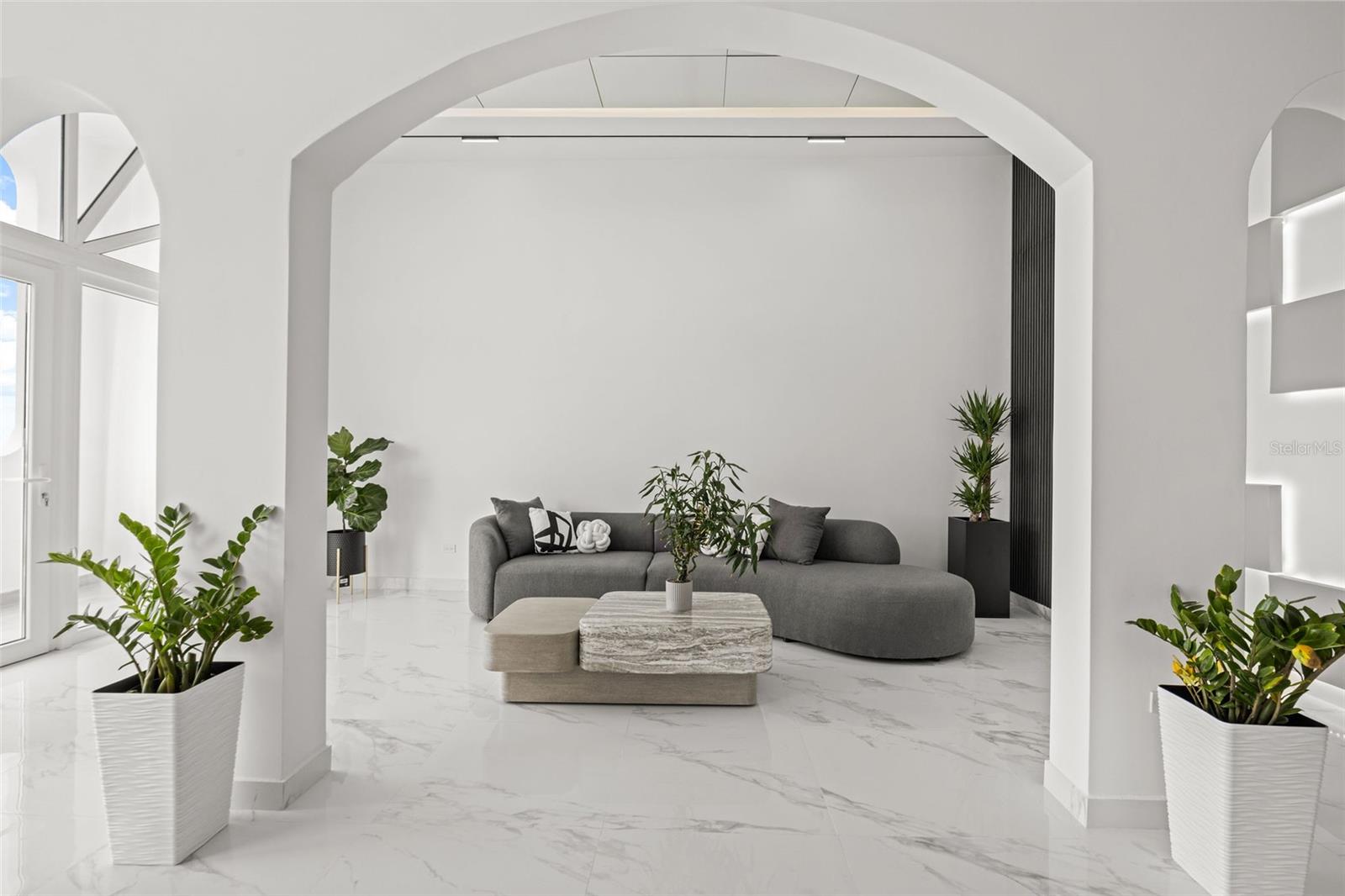 CONDOMINIO MONT BLANC - Residential Lease