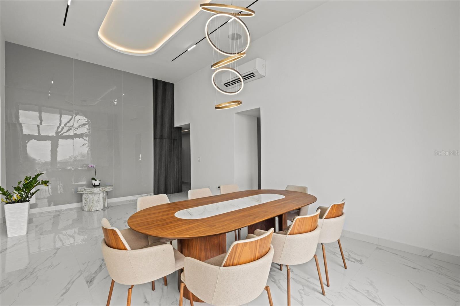 CONDOMINIO MONT BLANC - Residential Lease
