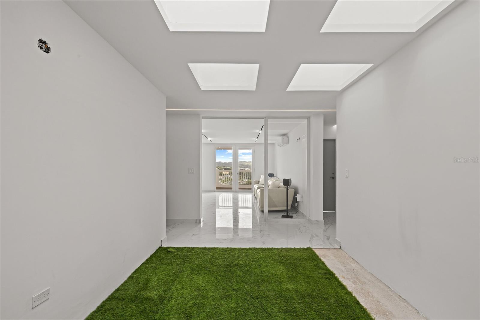 CONDOMINIO MONT BLANC - Residential Lease