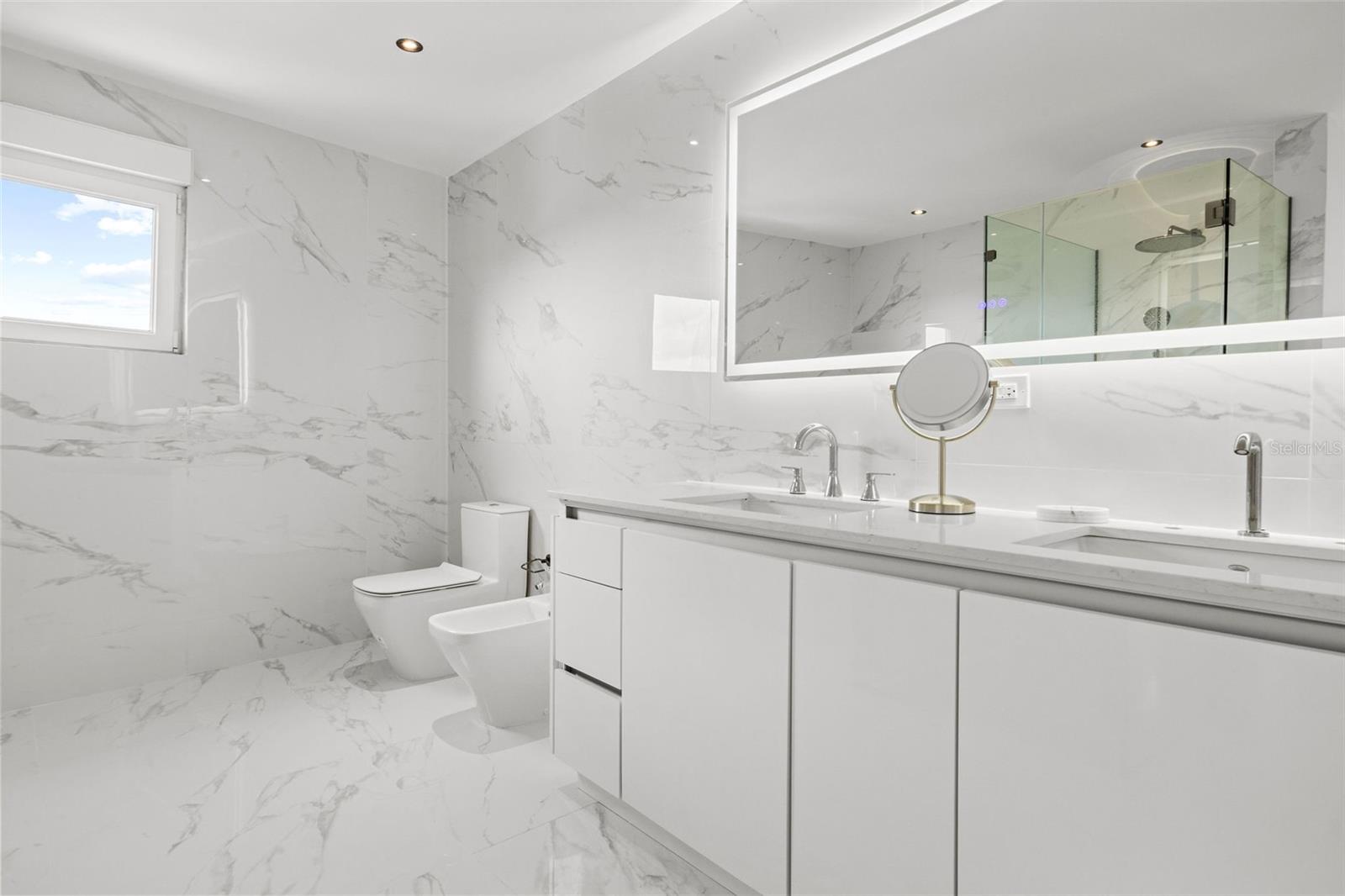 CONDOMINIO MONT BLANC - Residential Lease