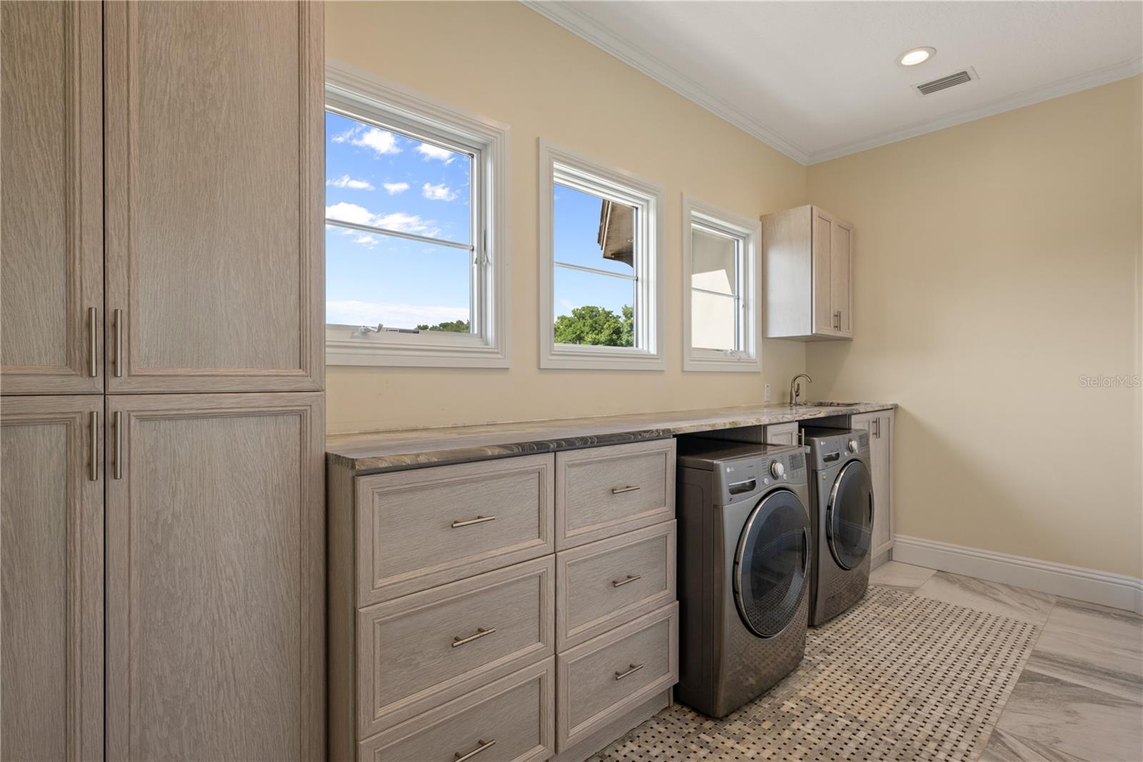 CHAINE DE LAC - Residential