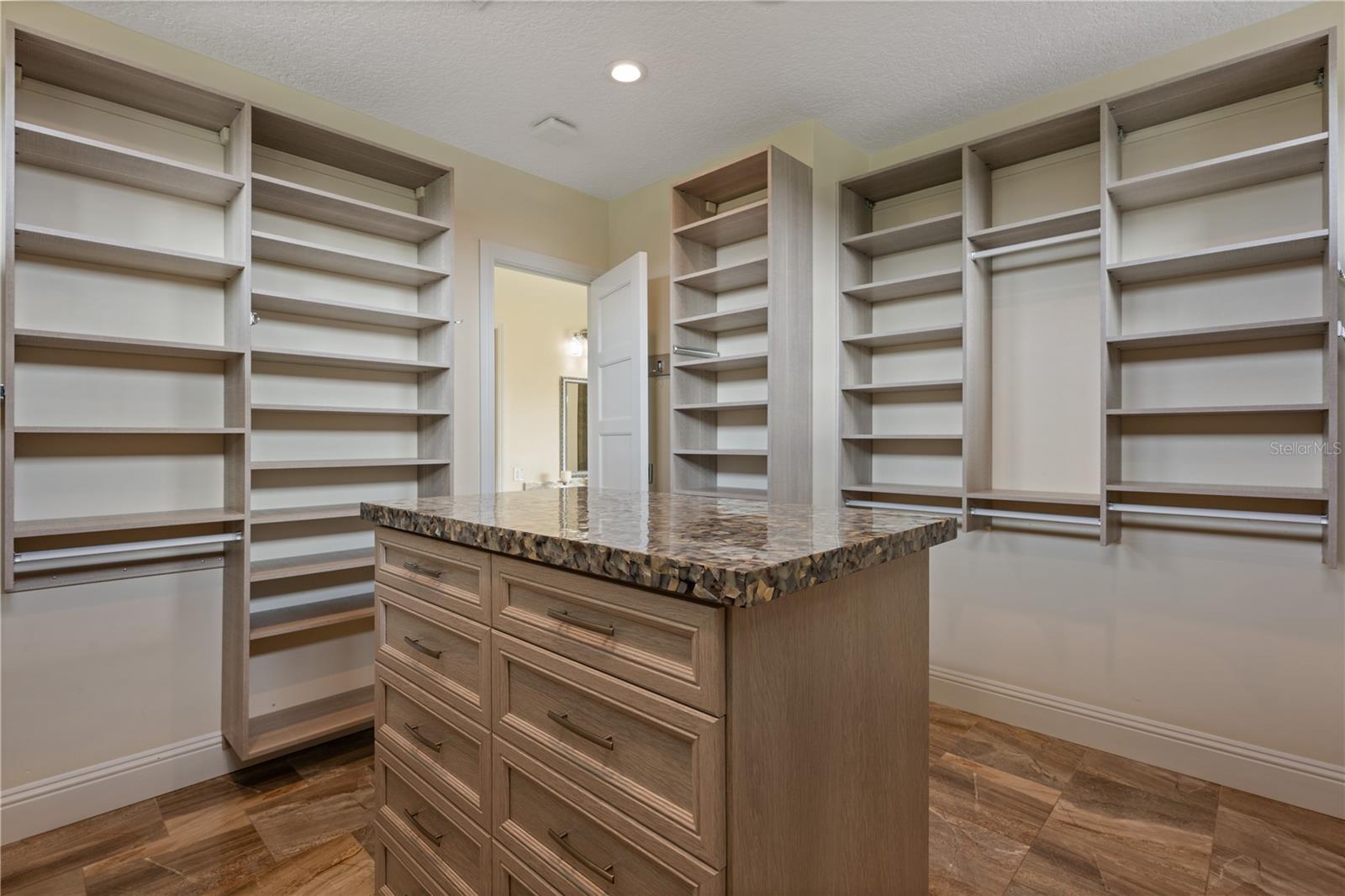 CHAINE DE LAC - Residential