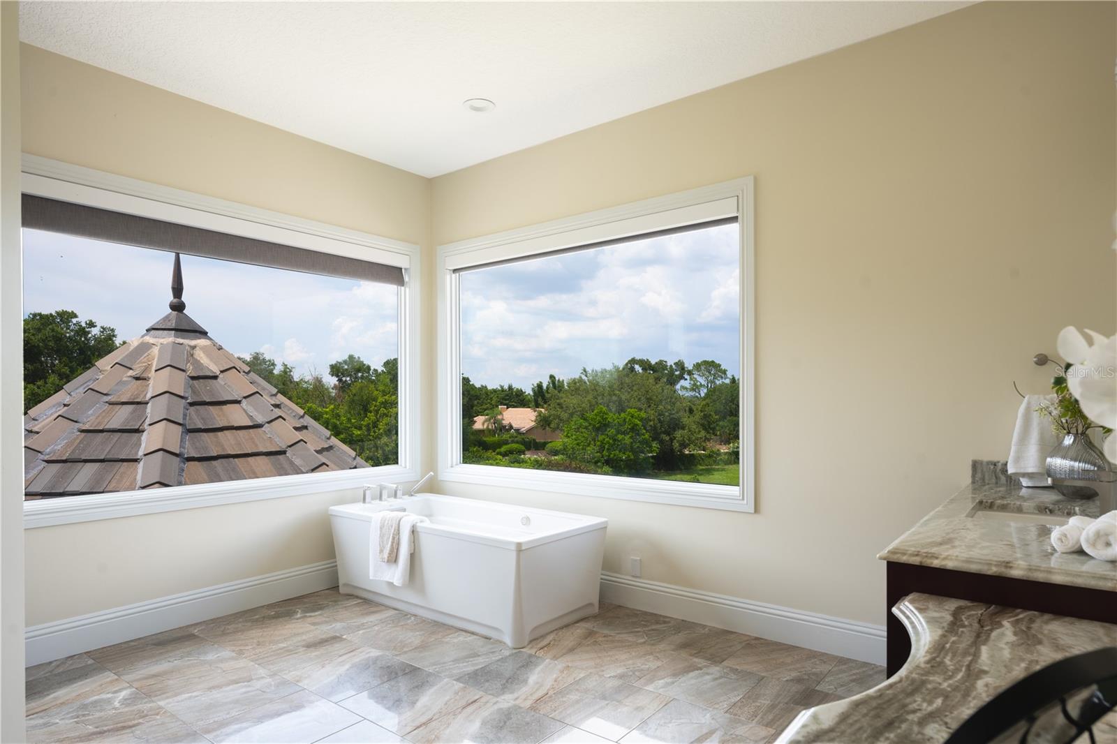 CHAINE DE LAC - Residential