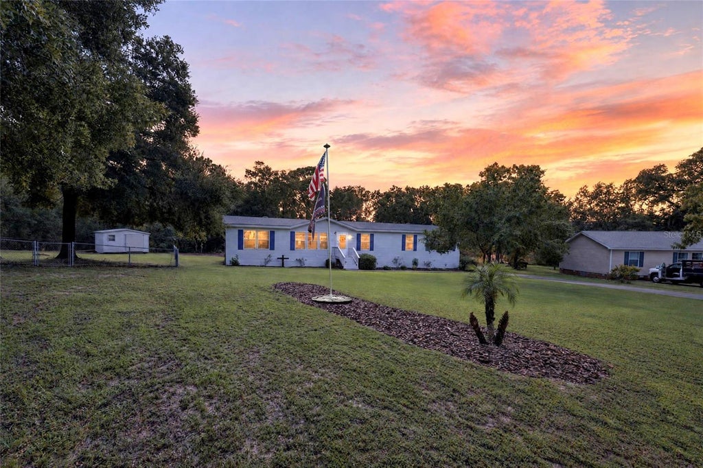 Photo of 12647 SE 102nd Avenue, Belleview, FL 34420 (MLS # OM733981)