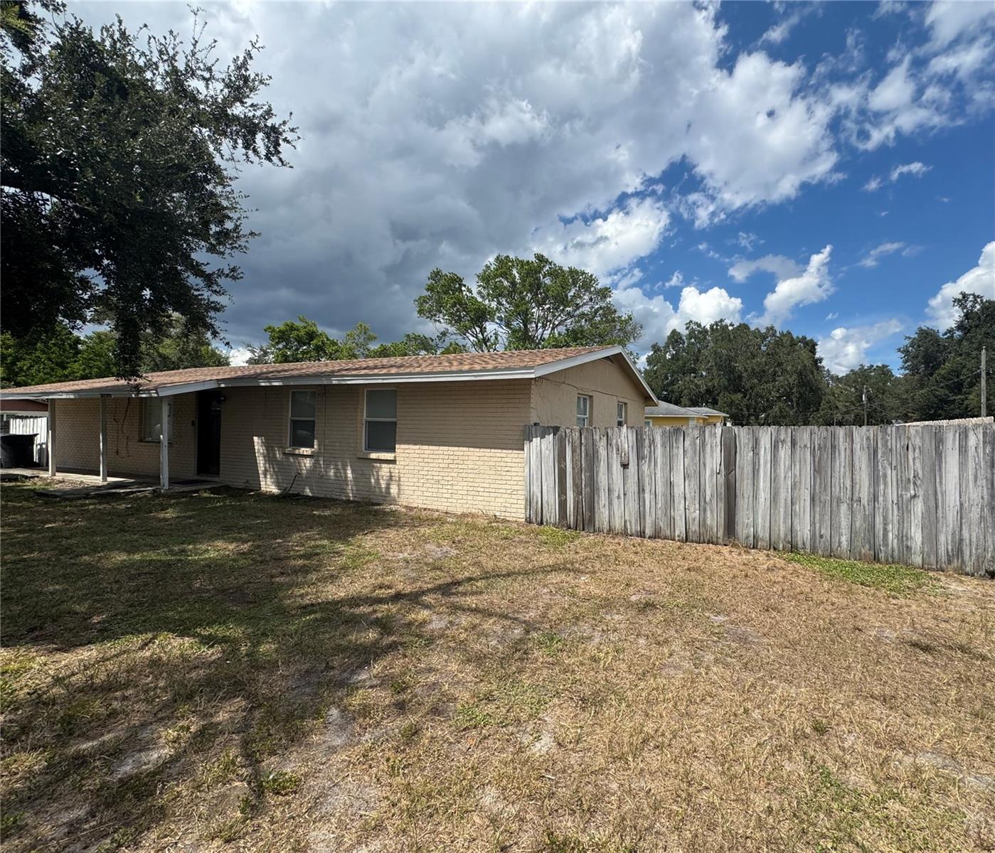 Move-in Ready 4 bedroom 2 bathroom home in Tampa, FL. This home sits on a nice corner lot. Freshly painted interior and new kitchen cabinets. No pets. Close to Brandon and close shopping and I-4, I-75.