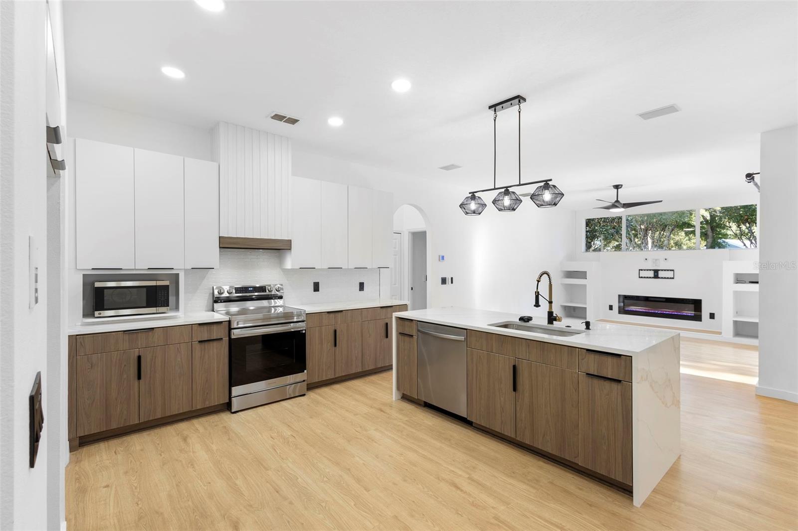 CAMELOT AT MARINERS VILLAGE - Residential