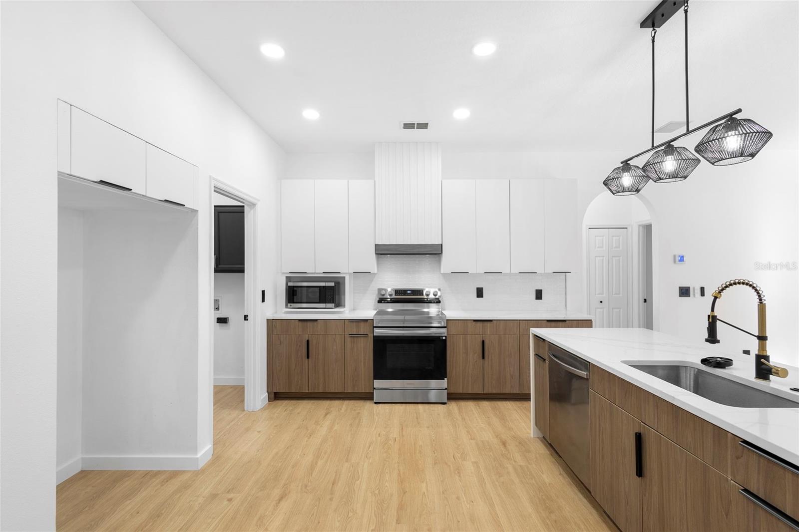 CAMELOT AT MARINERS VILLAGE - Residential