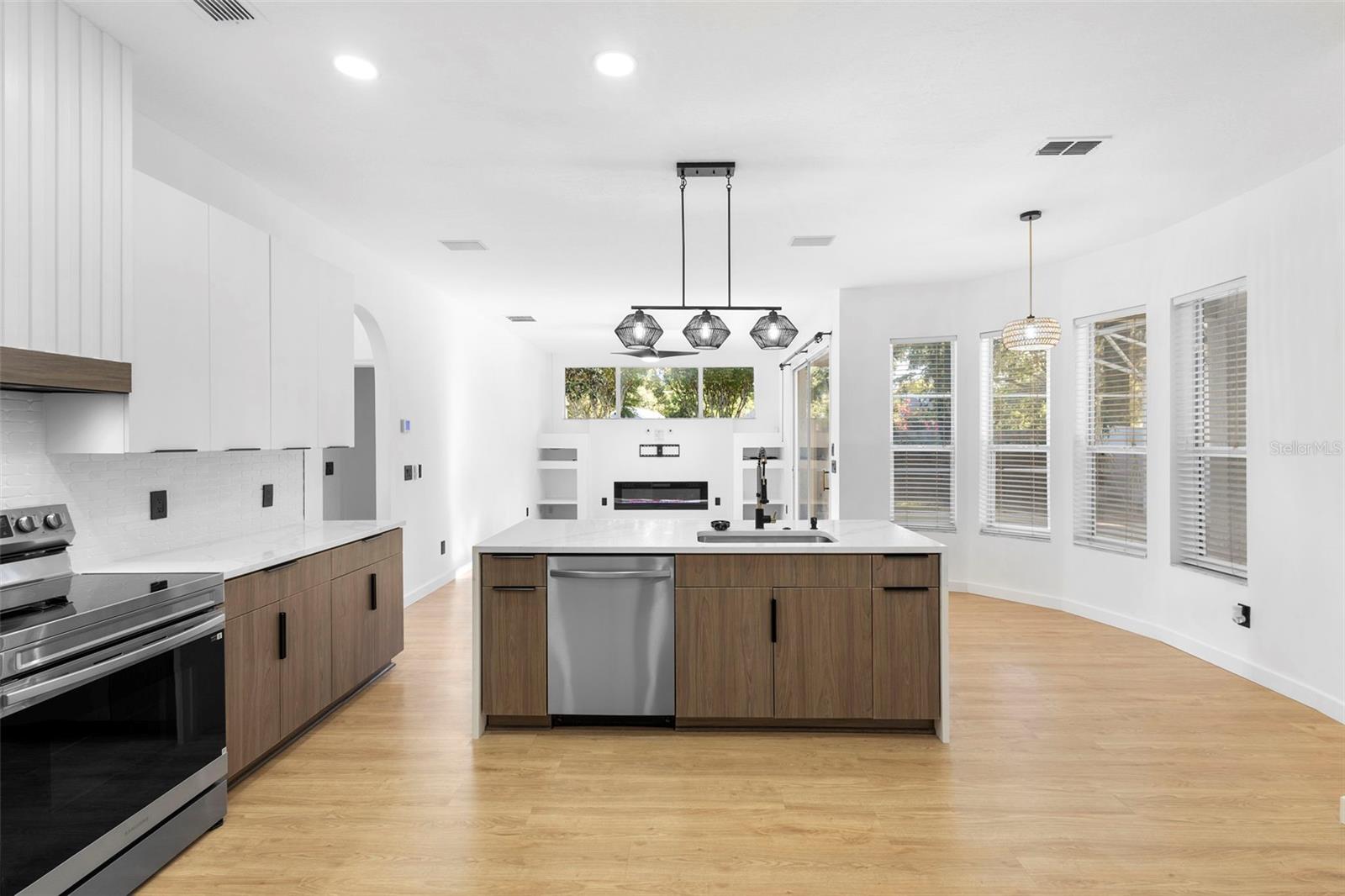 CAMELOT AT MARINERS VILLAGE - Residential