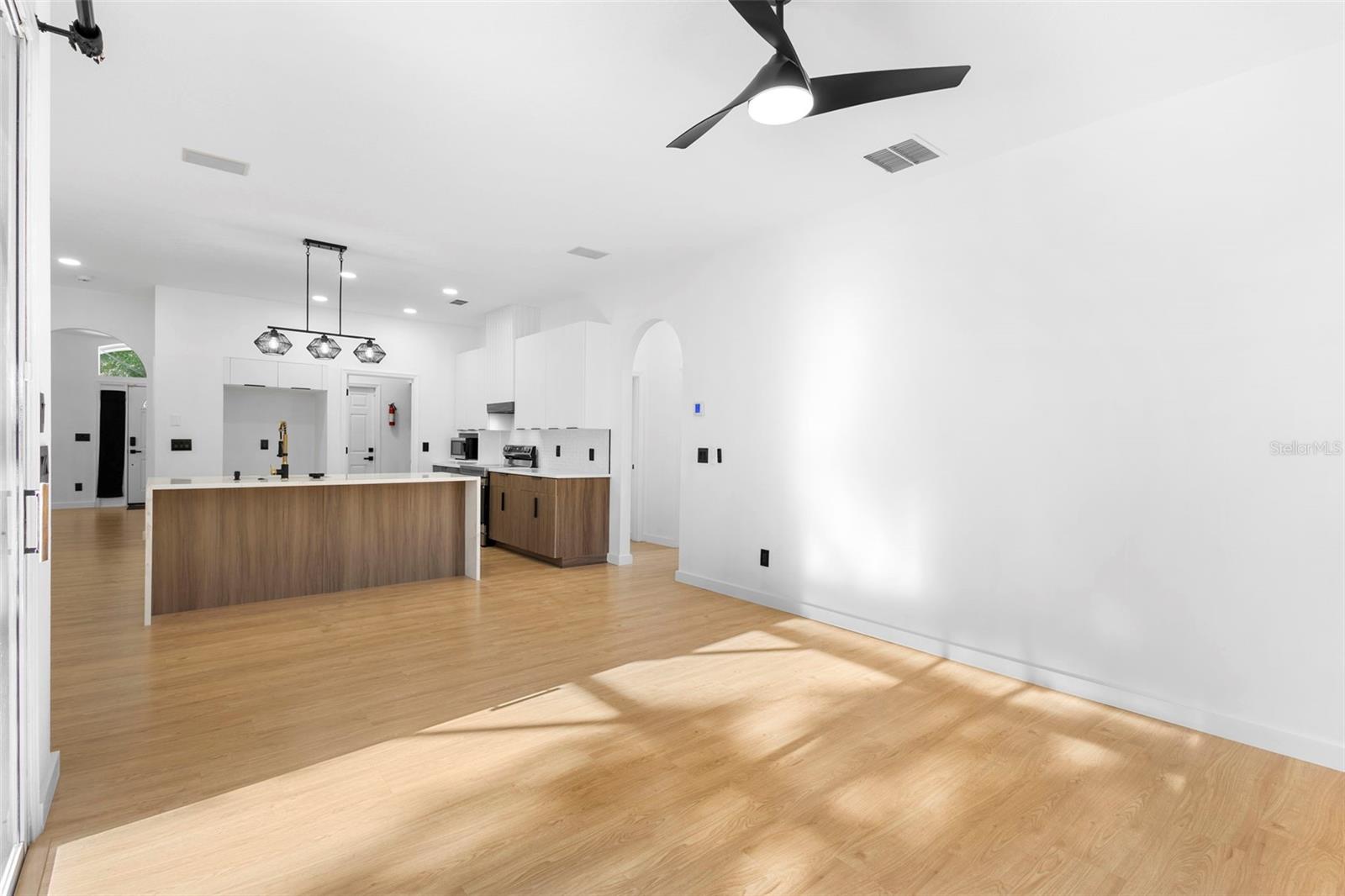 CAMELOT AT MARINERS VILLAGE - Residential