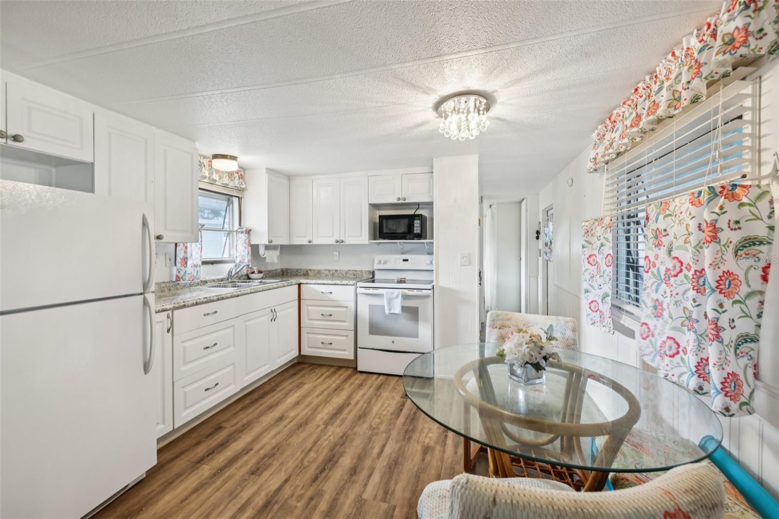 TAVARES LAKE FRANCES ESTATES - Residential
