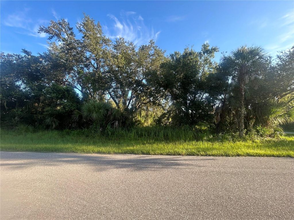 Photo of 18452 Cordoba Avenue, Port Charlotte, FL 33954 (MLS # C7513661)