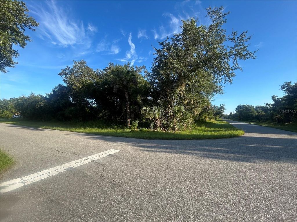 Photo of 18452 Cordoba Avenue, Port Charlotte, FL 33954 (MLS # C7513661)