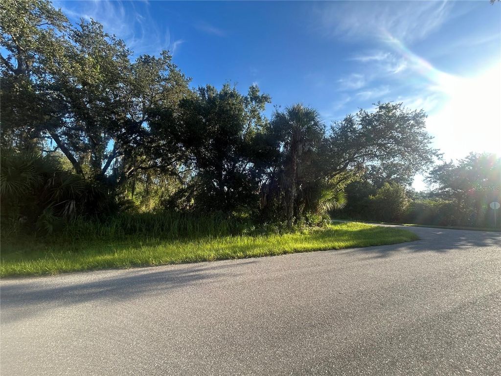 Photo of 18452 Cordoba Avenue, Port Charlotte, FL 33954 (MLS # C7513661)