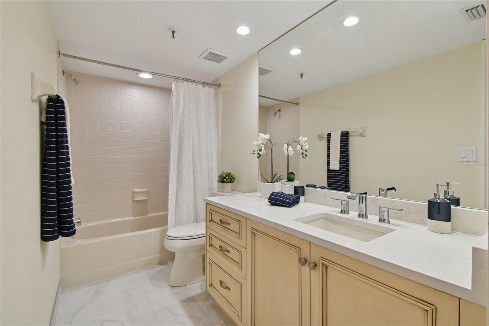 CABANA CLUB CONDO - Residential