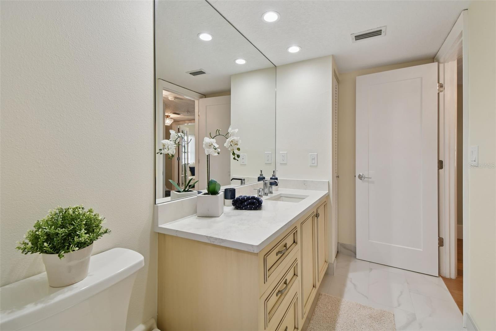 CABANA CLUB CONDO - Residential