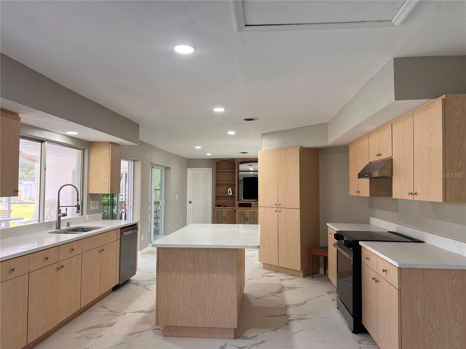 ENGLEWOOD GARDENS - Residential Lease