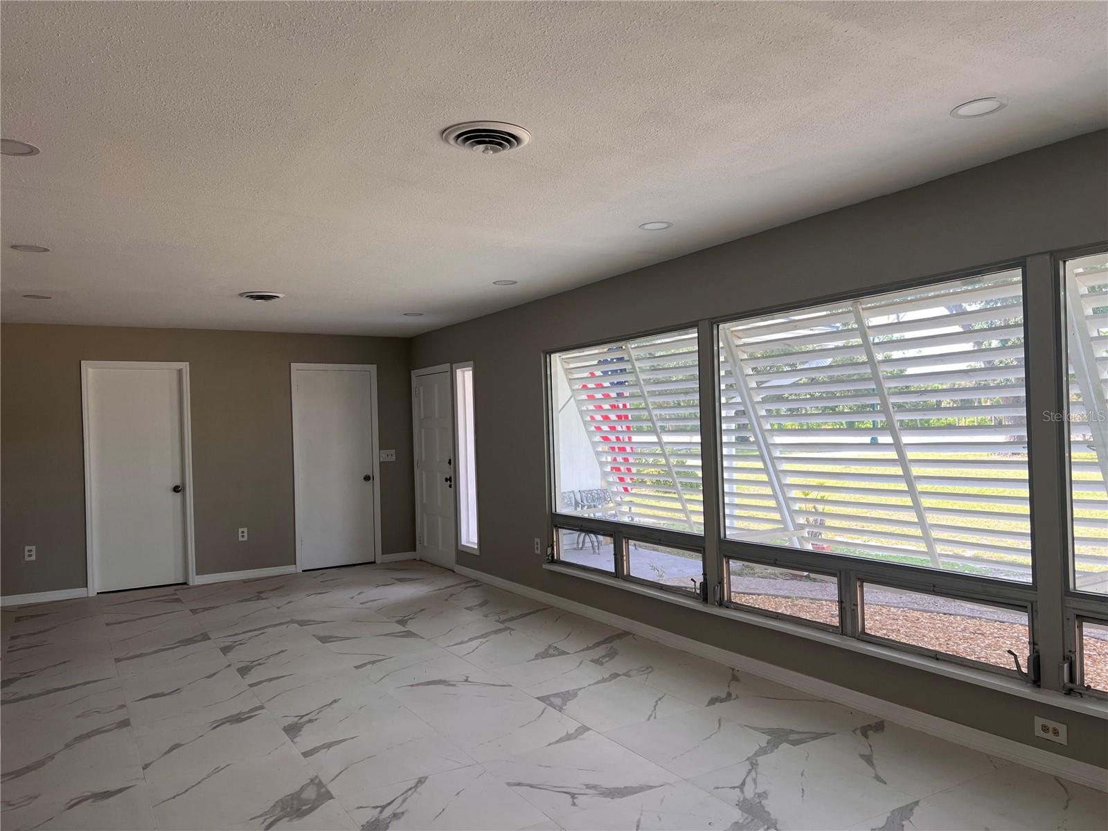 ENGLEWOOD GARDENS - Residential Lease