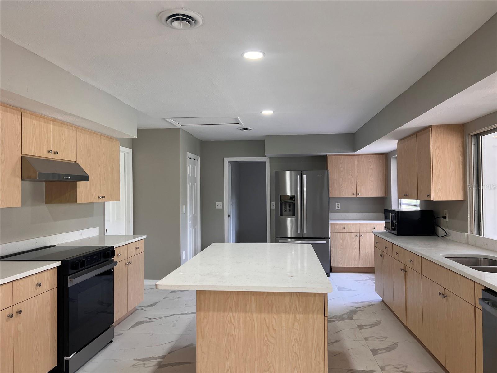 ENGLEWOOD GARDENS - Residential Lease